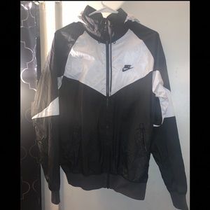 Nike windbreaker black & white